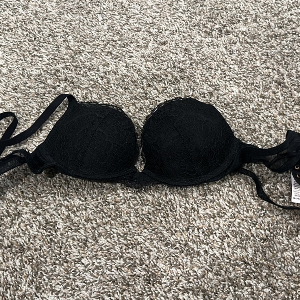 Victoria’s Secret Dream Angels Black Lace Bra - Size 32a